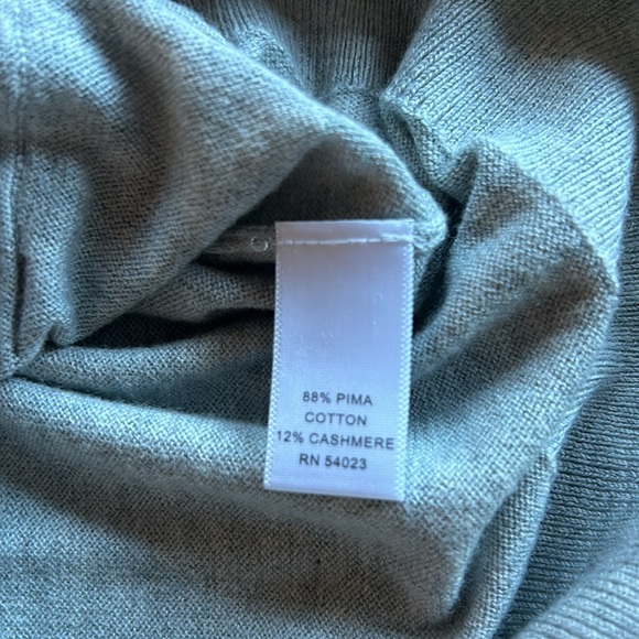 EUC banana republic soft and sophisticate cardigan sweater. Size medium. - Picture 7 of 7